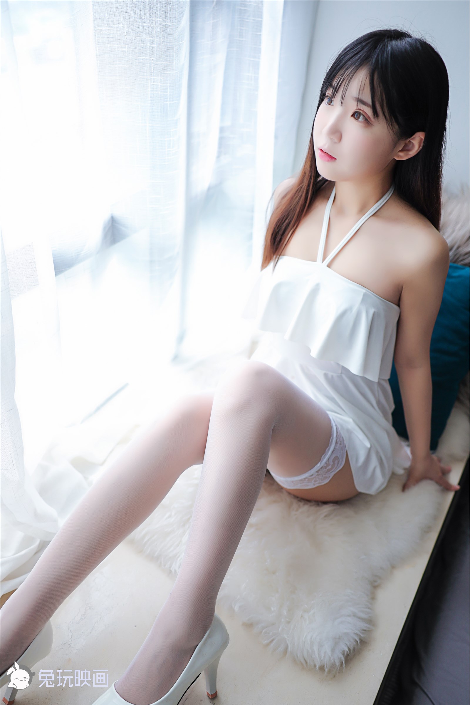 Single horsetail white tender girl crisp breast fengyun figure sexy hot photo(1)